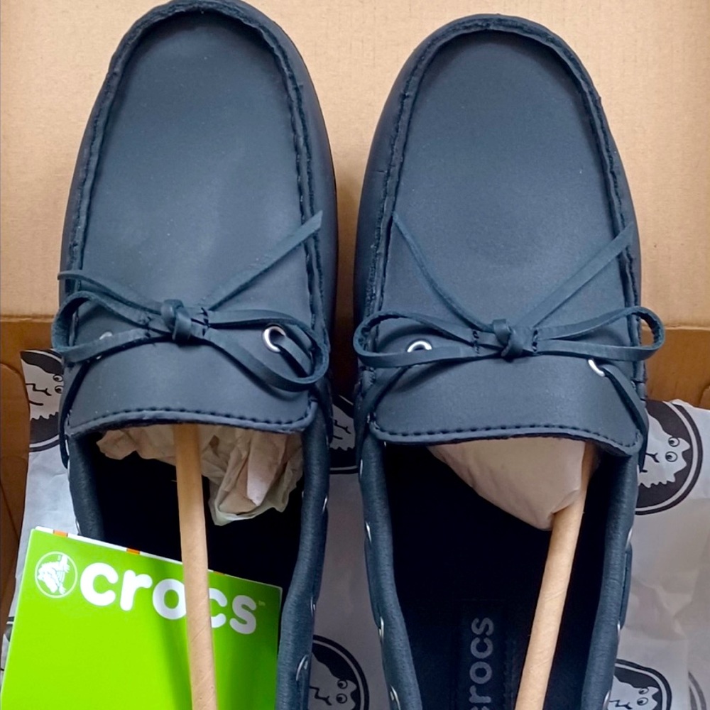 Crocs Women’s Wrap ColorLite Loafer, Black, Size 8, New In Box!